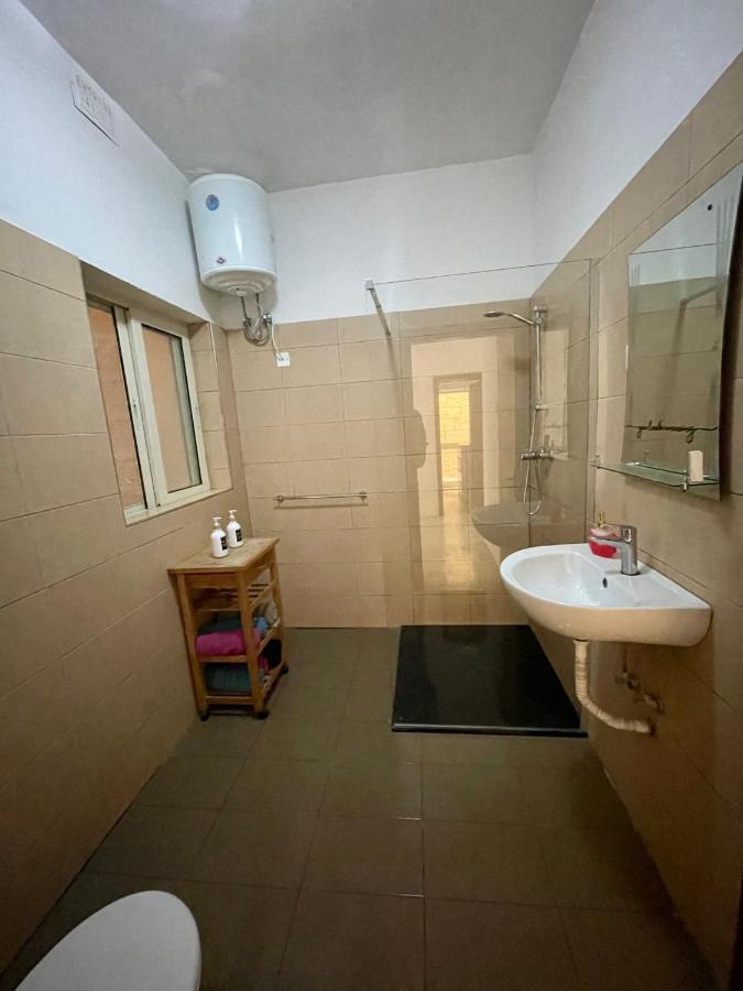 Camag Apartment - Very Close To Airport Birżebbuġa Extérieur photo